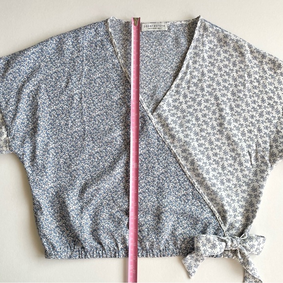 Paper Crane Dainty Floral Chiffon Side Tie Top - Picture 7 of 9